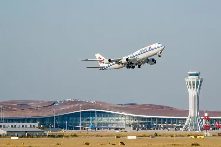 北京大兴国际机场正式通航