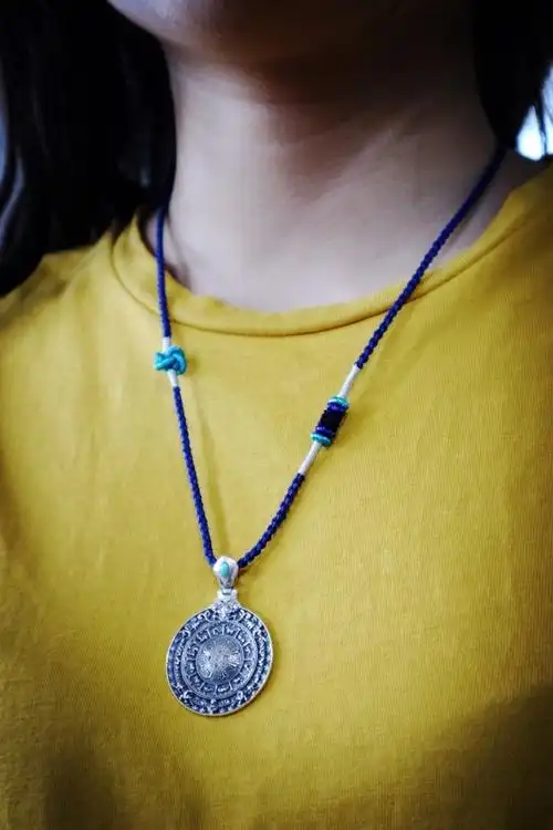 九宫八卦牌吊坠戴胸前好吗如何佩戴