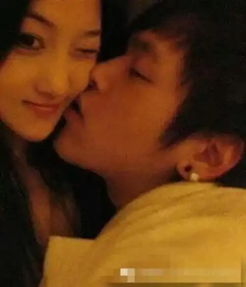 张馨予前男友张馨予的四任前男友