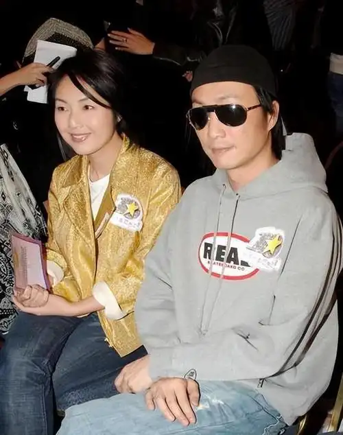 几天前,香港知名老牌影视明星郑中基,在香港红馆举办了一场演唱会.