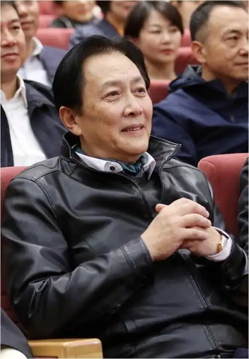 唐国强凭诸葛亮爆红前妻去世后二婚娶壮丽后如今幸福美满