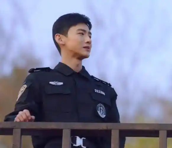 马思纯叫白敬亭叔叔还记得当年的长腿叔叔吗