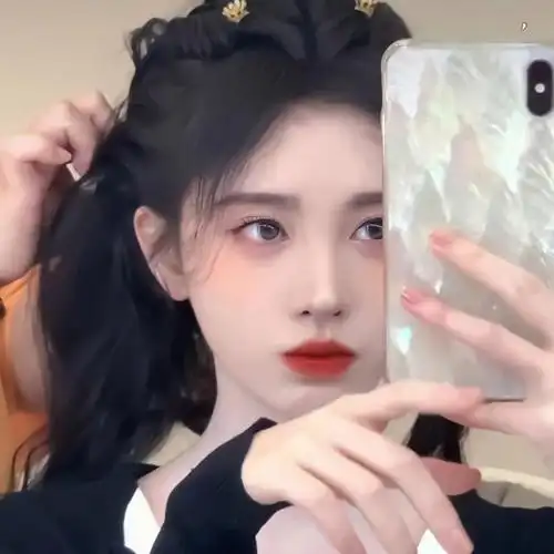 鞠婧祎 #头像 #鞠婧祎头像未来她会被蓝海的爱包围着,但同样她一後