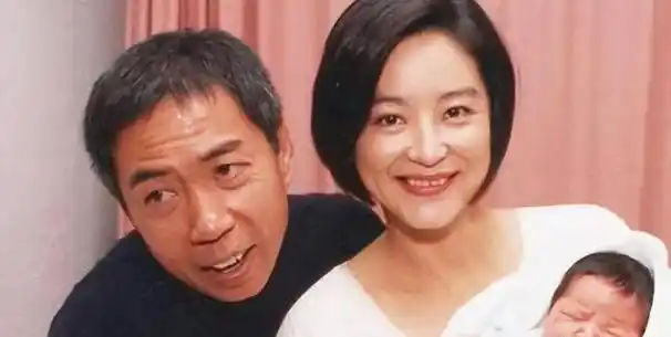 娶个神仙老婆也不管用丑基因太强大了孩子照样凸嘴眯眯眼