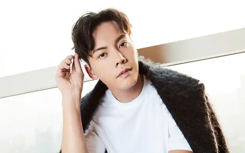 陈伟霆最新帅气写真图片桌面壁纸高清大图预览1920×1200_港台明星