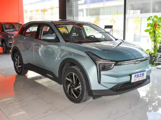 哪吒u平价销售1768万起欢迎到店垂询