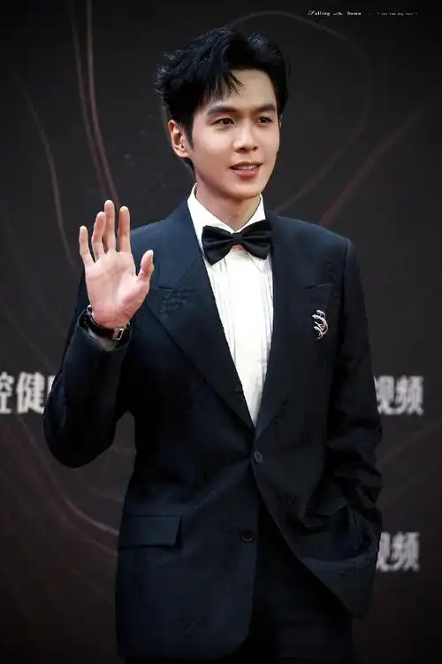 #张若昀央视春晚#