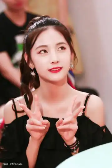 赵粤[超话]#[为爱发光]#创造营2020 赵粤# .