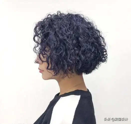 今年流行减龄短发烫发型30款,每款都心动,想换发型的收藏了