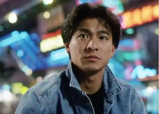 山寨版刘德华靠模仿签约央视排场大过正牌明星出场费高昂