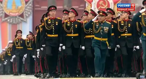 俄举行卫国战争胜利74周年阅兵 空军缺席