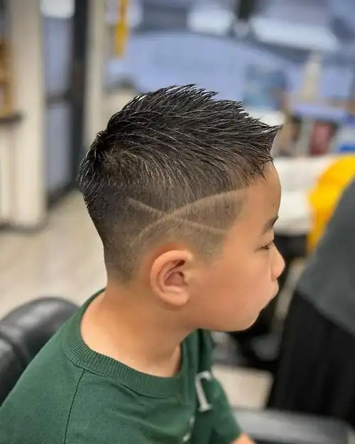 最帅小男孩发型来了,剪完很有型,赶快收藏吧