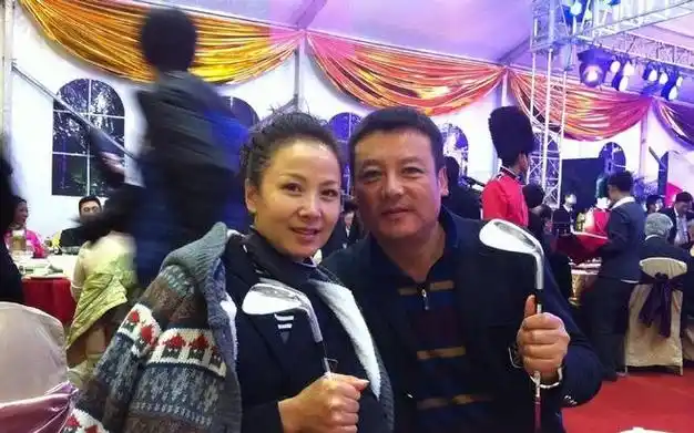 美女演员赵越当红时嫁佟凡恩爱27年未生子女婚姻也幸福美满