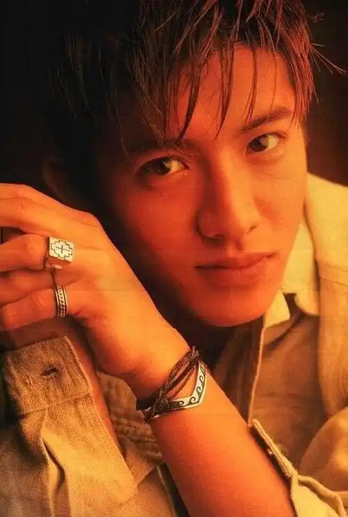 有时候被身边的人误会了,你就不要再去向他解释了,既然他不相信你,你