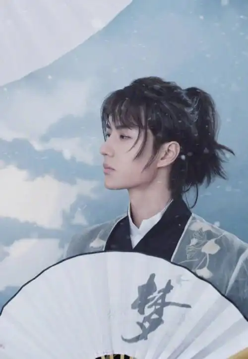 王一博新古装造型引热议,像是变了一个人,我看呆了这神颜!