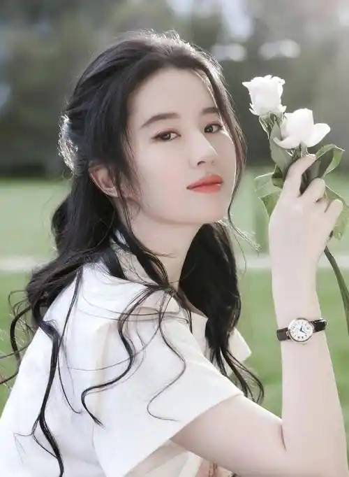 刘亦菲内娱界的颜值天花板神仙姐姐的魅力无人能敌