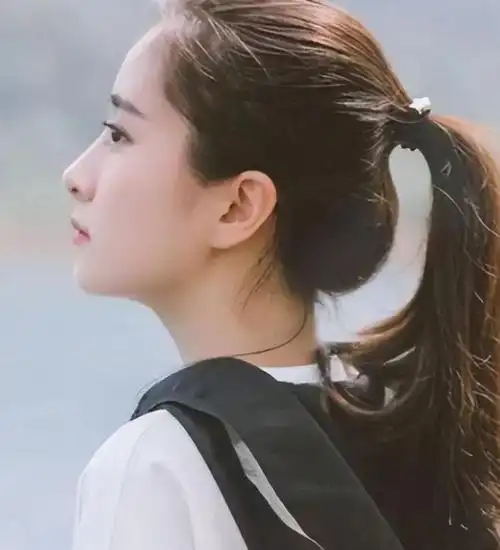 家长纳闷,"高马尾"在中学生里逐渐消失,"鲶鱼头"却依旧盛行|发型|刘海