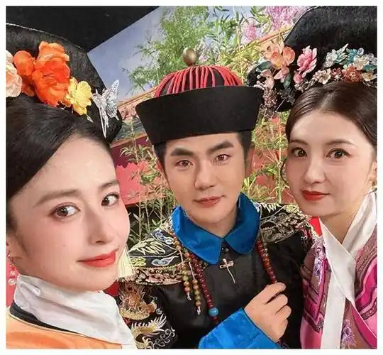 颖儿自拍汉服照引发争议,网友指责隐秘身份晒照!_付辛博_姐姐_生活