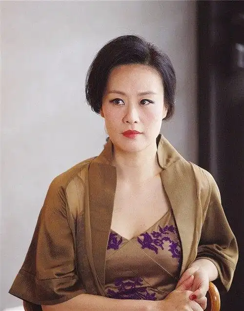 希望她永远幸福恩爱下去.