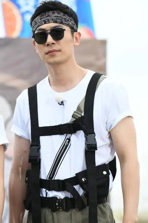 朱亚文《奔跑吧》脱袜大战pk林峯 猫鼠游戏谜底即将揭晓