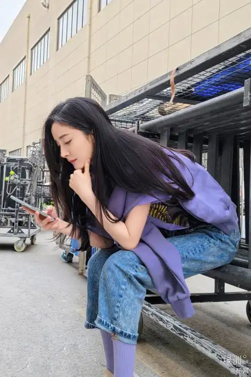 最终幻想realme街拍彰显潮流杨幂解锁时尚新姿势