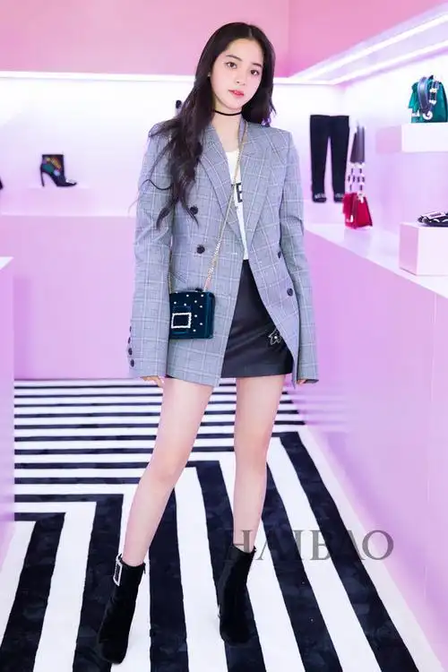 范爷钟情土豪金郭碧婷穿衣好drama华语女明星着装精选10