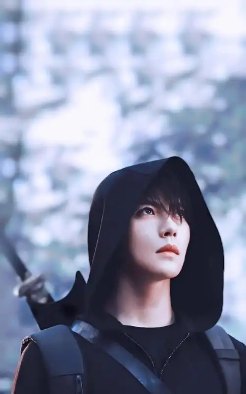 三叔曾说:"故事的最高潮,当然是张起灵两次走进长白山,最后一次的十年