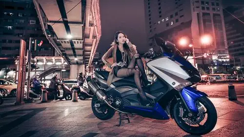 霸气个性车模壁纸