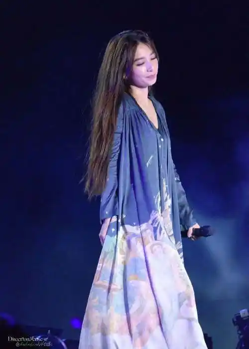 陪田馥甄爬完一山又一山