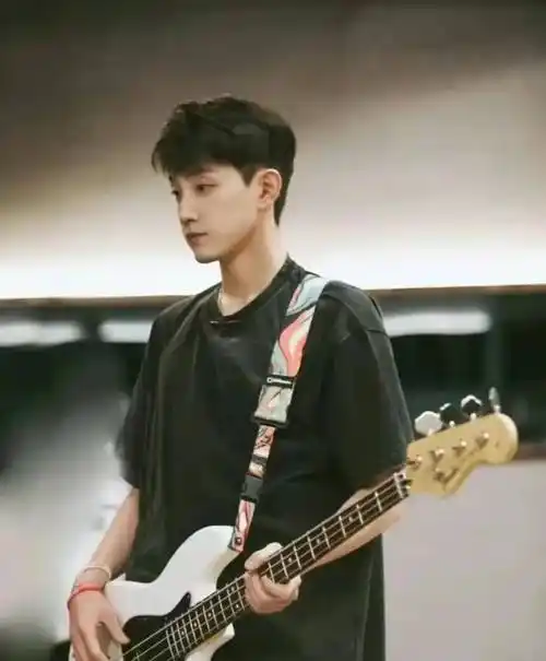 2013年快乐男声的范世錡帅气迷人十足,大家还记得吗?