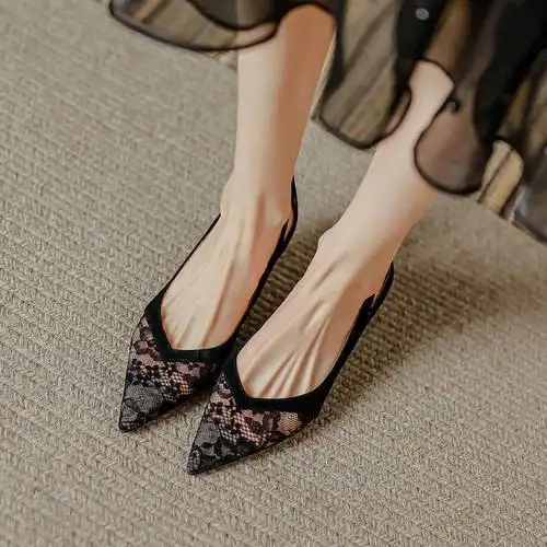 经典复古蕾丝高跟鞋每个18岁女孩都想穿