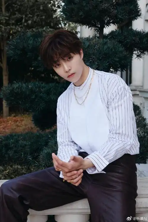 陈立农新专辑青春为名##陈立农