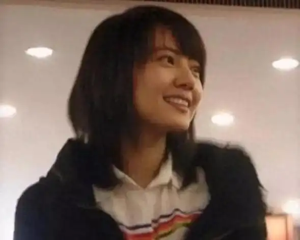 高圆圆青涩高中旧照惊艳曝光:时光里的美人,引起网友热议|高圆圆|高中