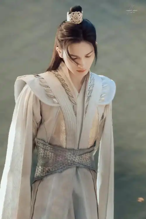 朱正廷星河长明古装变装视频