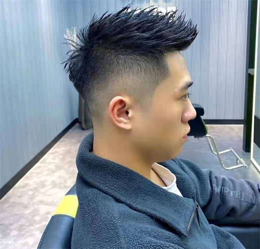 短飞机头正流行 潮流帅气很有型_男士短发 - 美发站