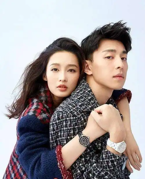 邓伦和李沁在一起了?诸多巧合与线索直指二人关系不一般!