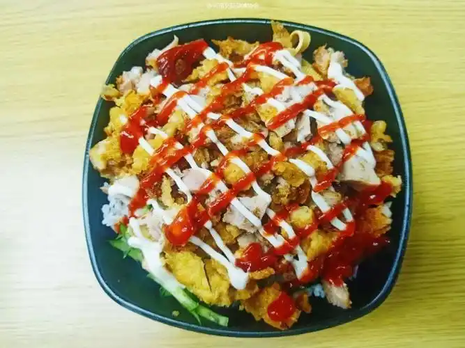 酸酸的番茄酱和甜甜的沙拉酱搭配香嫩的鸡肉是不是食欲大开想要吃上一