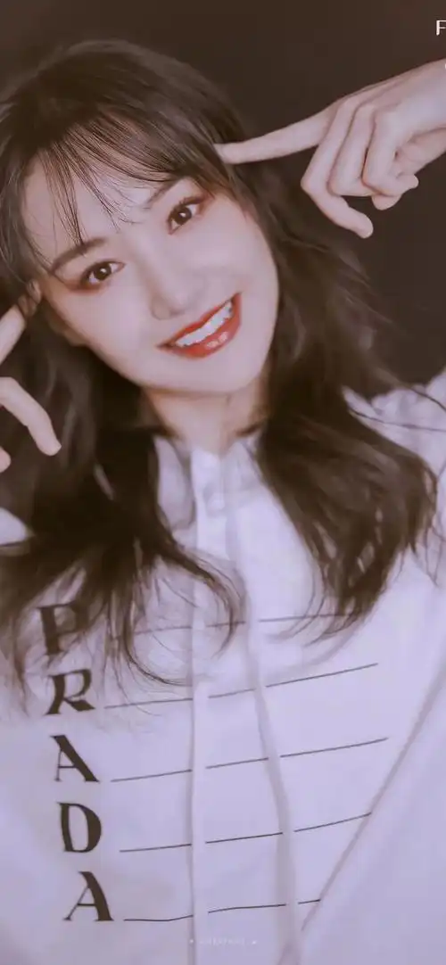 明星头像壁纸:郑爽高清照片_网易订阅