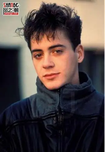 美国队长3内战影评剧情不行打斗来凑幸亏蜘蛛侠来了