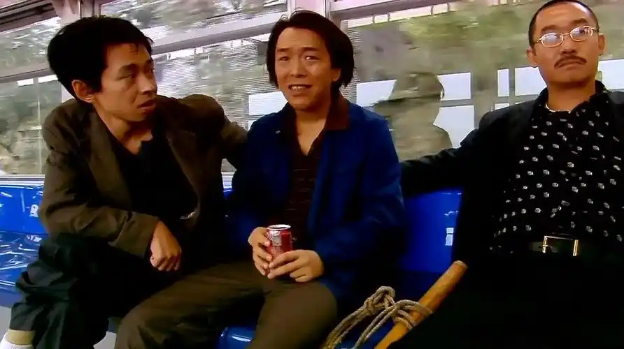 黄渤宁浩处女作黑色喜剧片《疯狂的石头》,是人疯狂还是石头疯狂