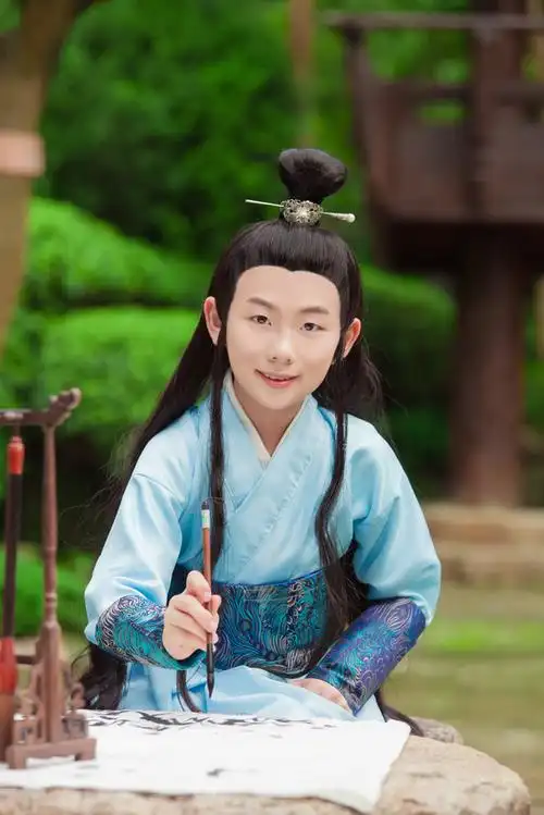 童星刘铭泽写真 获赞"古装小美男"