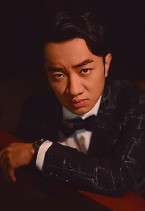 王祖蓝硬朗绅士写真图片46