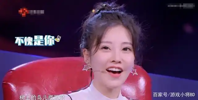 冯提莫加入蒙面唱将评委席,现场清唱黄梅戏,演唱惊艳众人