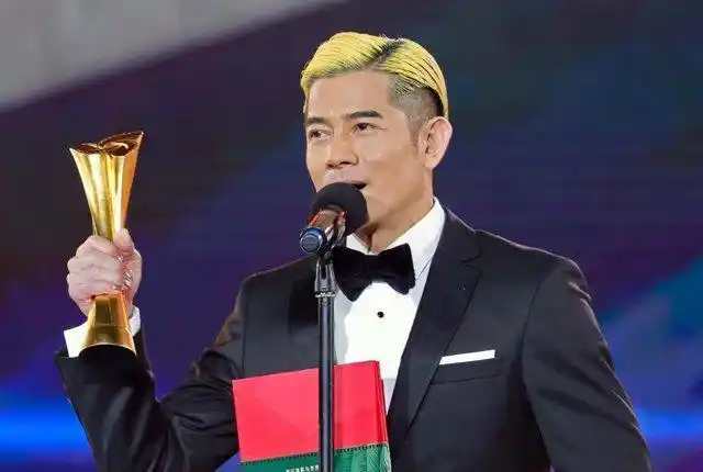 天王还是名捕?"逃犯克星"郭富城,54岁梳港式背头不老传奇