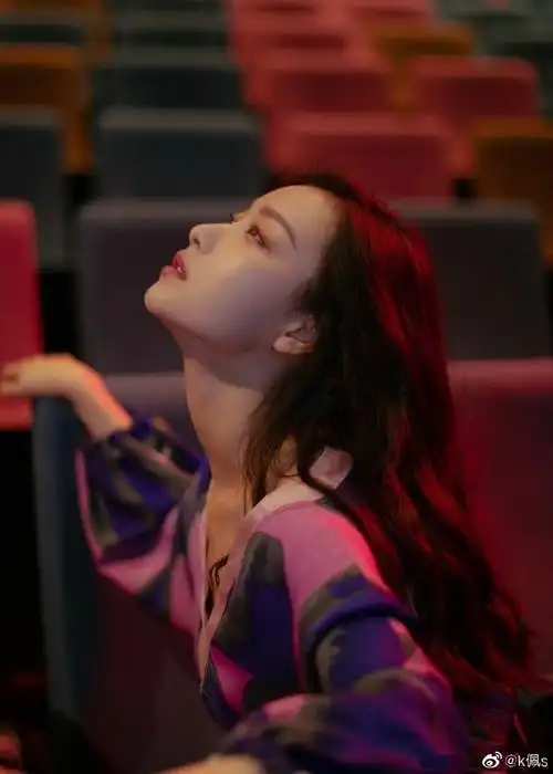 西门龙霆景佳人倪妮话剧幺幺洞捌