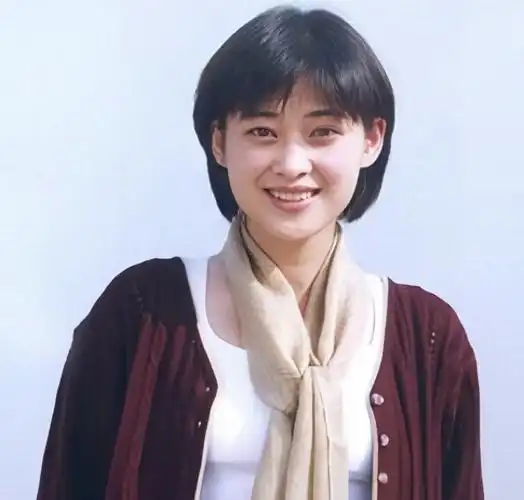 孩子在青春期的萌动,一直是困扰家长们的一个大问题,梅婷的父母尤其