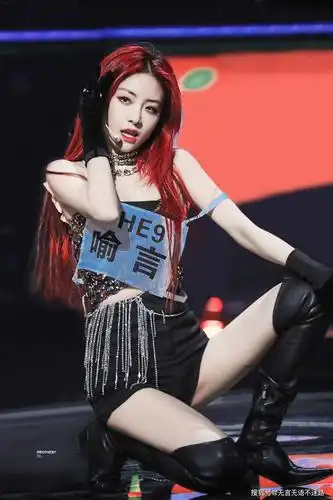 the9 喻言,青春靓丽,性感与美貌并存!