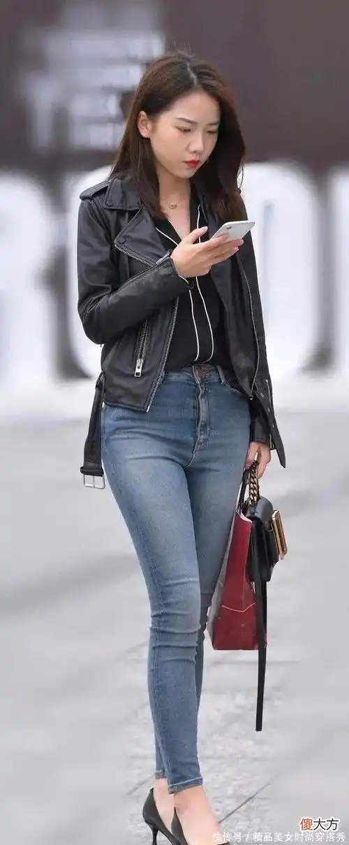 【时尚一点】牛仔裤这样穿,简约又不失街范感,简简单单地上街毫无问题