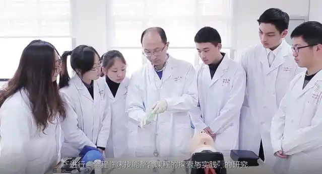 满意的健康守门人写在上海健康医学院临床医学专业首届本科生毕业之际