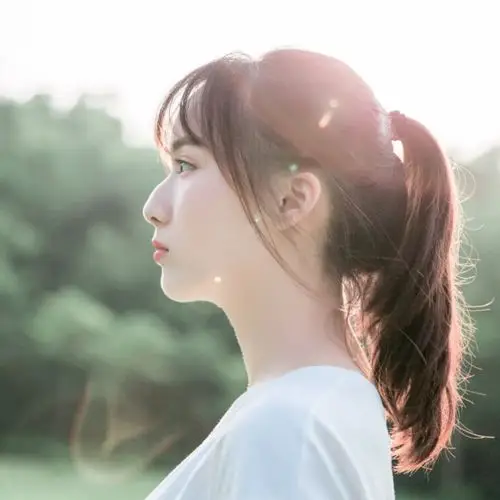 白衣马尾侧脸美人_小清新女生头像图片_扣扣居